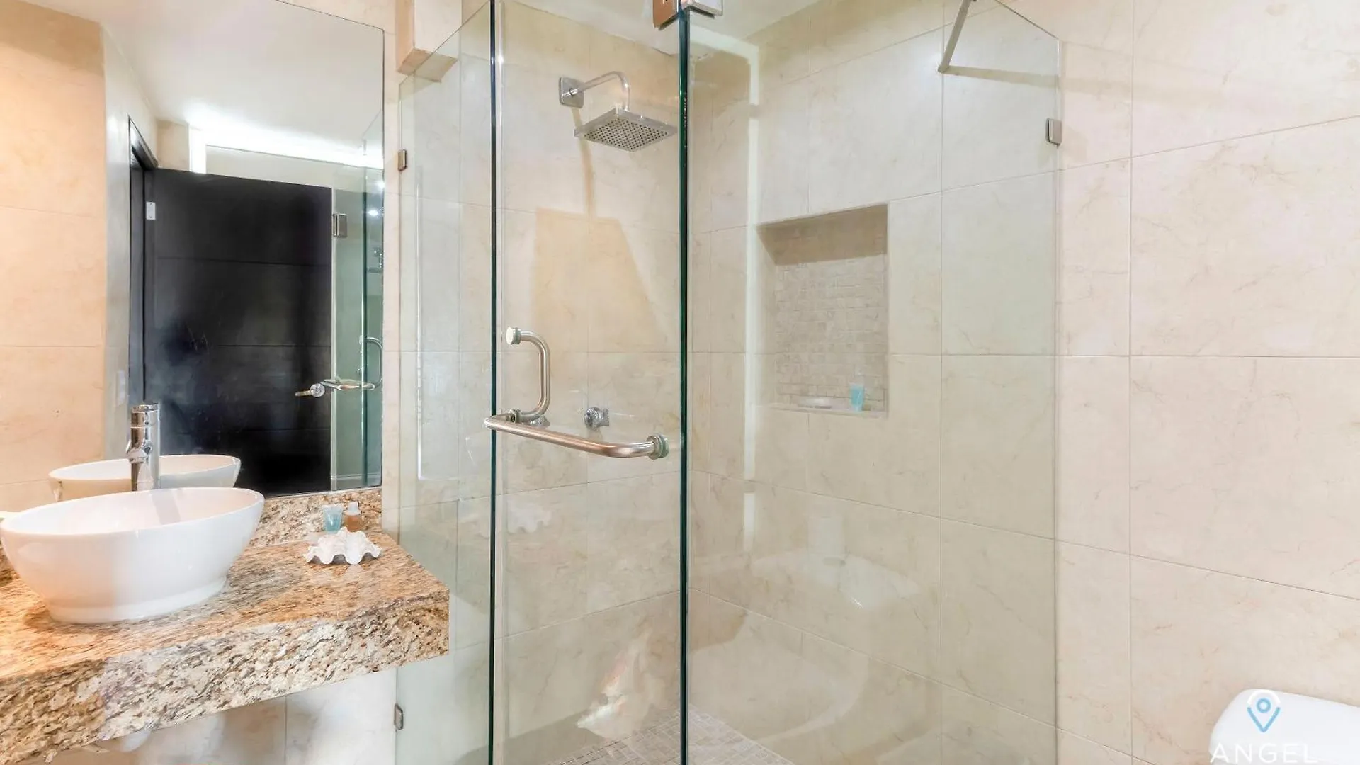 Lägenhet Spacious Magia Condo Steps To The Beach & 5Th Ave Playa del Carmen