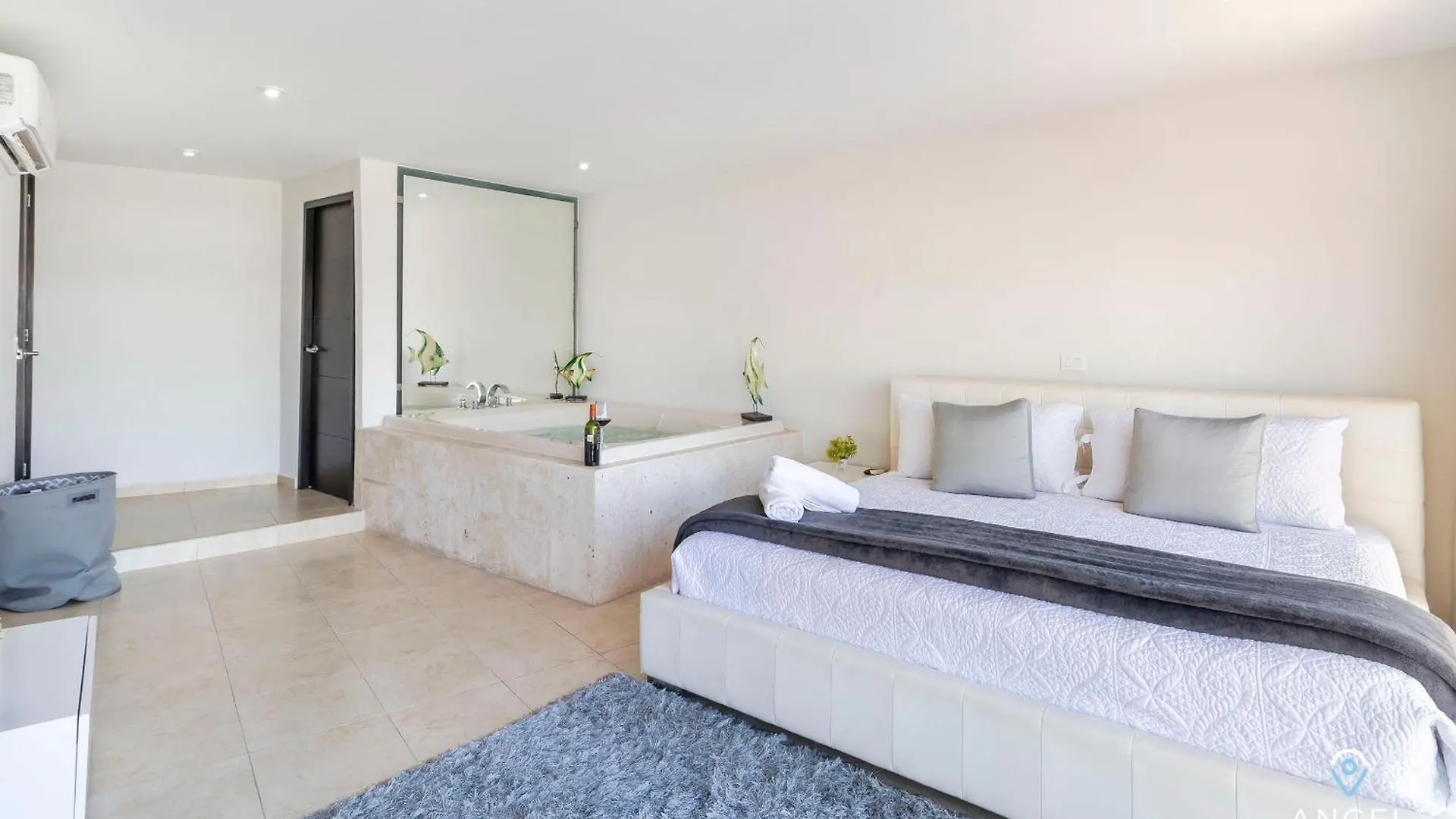 Spacious Magia Condo Steps To The Beach & 5Th Ave Playa del Carmen Lägenhet